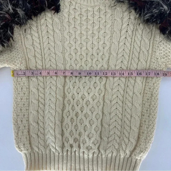 Bitching and Junkfood London rare vintage Aran sweater with fur shoulder fringe - Picture 6 of 8